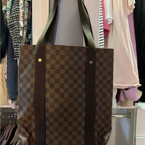 Louis Vuitton Damier Ebene Beaubourg Tote Bag laptop